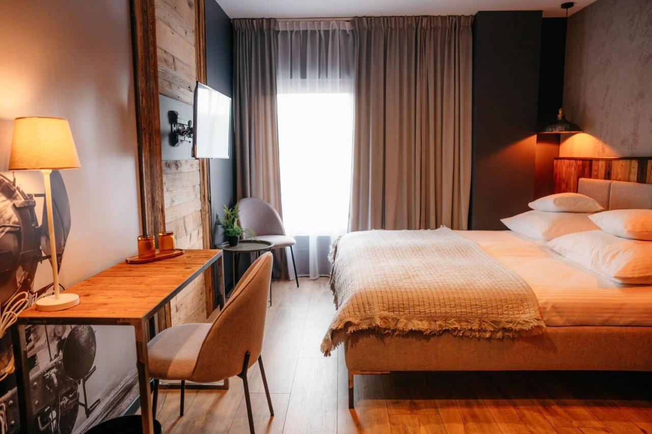 Sleep Well 1999 Hotel Tychy Ngoại thất bức ảnh