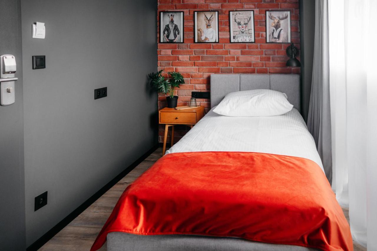 Sleep Well 1999 Hotel Tychy Ngoại thất bức ảnh