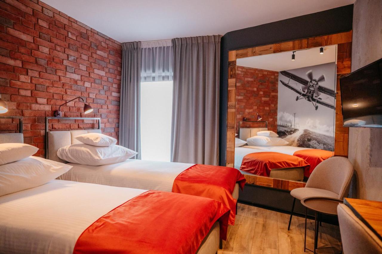 Sleep Well 1999 Hotel Tychy Ngoại thất bức ảnh