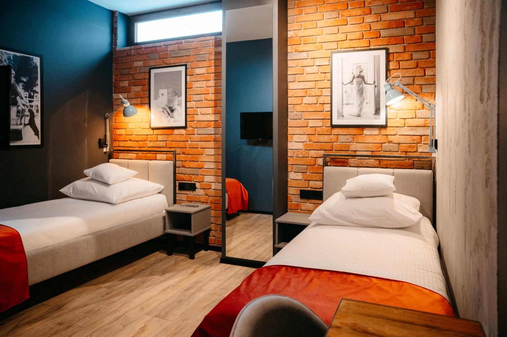 Sleep Well 1999 Hotel Tychy Ngoại thất bức ảnh