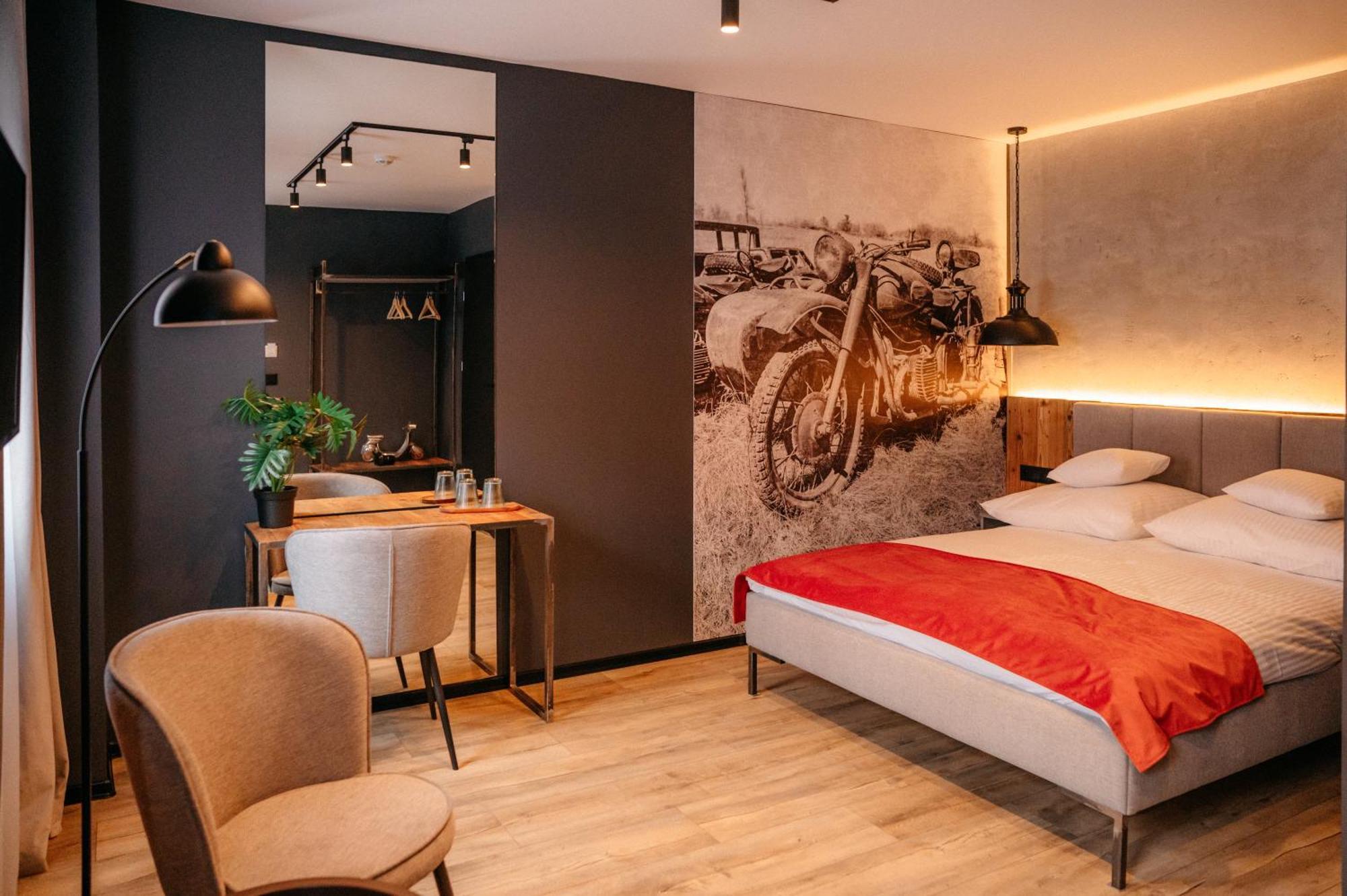 Sleep Well 1999 Hotel Tychy Ngoại thất bức ảnh